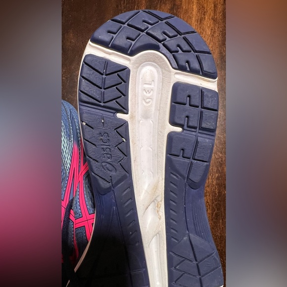 ASICS Gel-Contend 6 running shoe (blue and pink) GEL technology for cushioning. - Picture 13 of 16